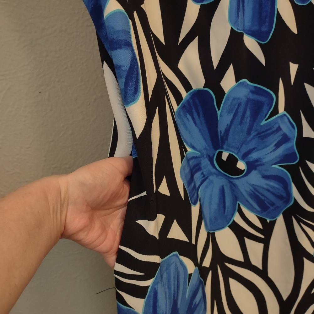 AGB Dress Black & White Blue Floral Sheath Dress Size 12 - Picture 9 of 15